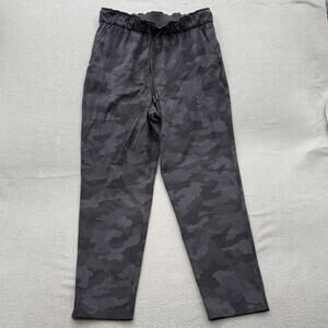 Lululemon Jogger Pants Women’s 10 Gray Camo Elastic Waist Stretch Athletic.